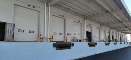 खरीदें जस्ती स्टील औद्योगिक अनुभागीय दरवाजे पवन प्रतिरोधी आंतरिक पॉलीयूरेथेन फोम online manufacture