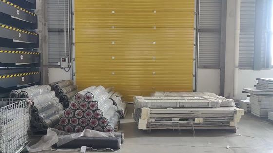 खरीदें अनुकूलित RAL9002 मानव मशीन इंटरफ़ेस नियंत्रण बॉक्स के साथ अनुभागीय गेराज दरवाजे online manufacture