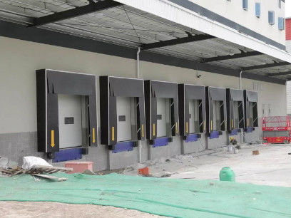 काले पीवीसी कपड़े औद्योगिक retractable डॉक आश्रय खरोंच प्रतिरोधी सामने