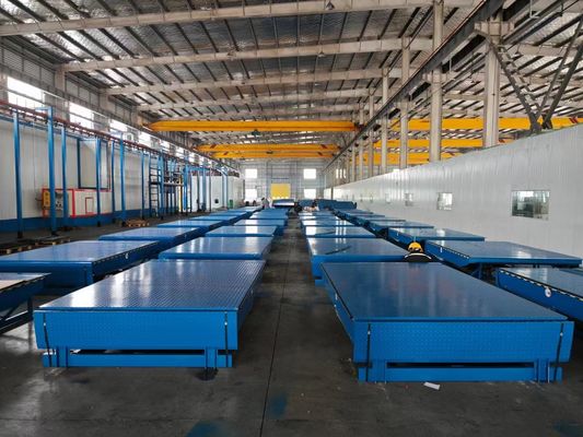 आईएसओ 9001 ग्रे हाइड्रोलिक डॉक लेवलर 6800kg ट्रक लेवल लोडिंग डॉक