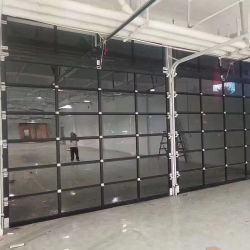 कस्टम आवासीय स्वचालित ओवरहेड सेगमेंटेड गेराज दरवाजे