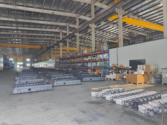गोदाम लोडिंग बे के लिए अनुकूलित आकार और लोडिंग क्षमता के साथ स्वचालित गड्ढा हाइड्रोलिक डॉक लेवलर