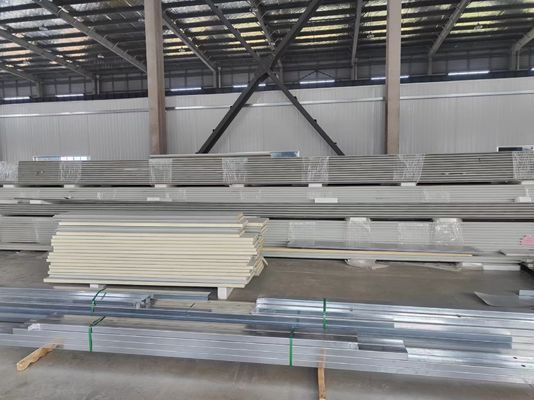 फास्ट लिफ्टिंग सेक्शनल इंडस्ट्रियल डोर 380V मोटर 26DB ध्वनि इन्सुलेशन